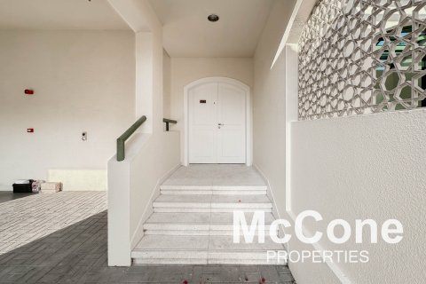 Villa sa Umm Suqeim, Dubai, UAE 3 silid-tulugan, 241.55 sq.m. № 587336 - larawan 14