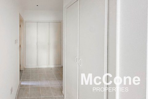 Villa sa Umm Suqeim, Dubai, UAE 3 silid-tulugan, 241.55 sq.m. № 587336 - larawan 11