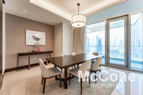 Apartment in Downtown Dubai (Downtown Burj Dubai), Dubai, UAE 3 bedrooms, 226.5 sq.m. № 587339 - photo 4