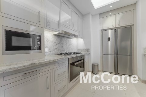 Apartment in Downtown Dubai (Downtown Burj Dubai), Dubai, UAE 3 bedrooms, 226.5 sq.m. № 587339 - photo 5