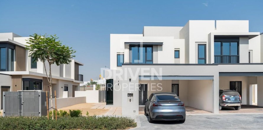 Ridamaja asukohaga Jebel Ali, Dubai, AÜE: 4 magamistoaga, 362.41 m² Nr 765113