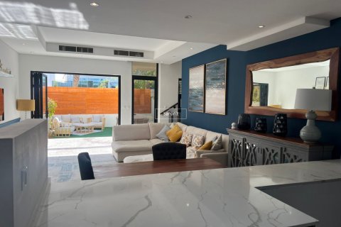 Kuća u nizu u gradu Al Furjan, Dubai, UAE 4 spavaće sobe, 181.7 m2 Br. 628823 - Slika 2