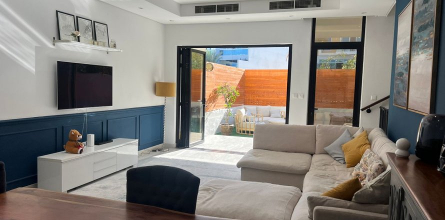 Kuća u nizu u gradu Al Furjan, Dubai, UAE 4 spavaće sobe, 181.7 m2 Br. 628823