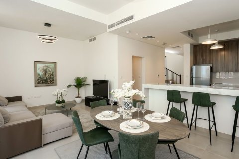 Városi lakóépület itt: Ras Al Khaimah, EAE, 2 hálószoba, 195 m², azonosító: 734575