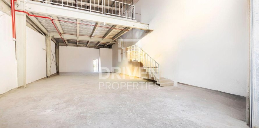 Warehouse i Dubai, UAE 3382.41 kvm № 747079