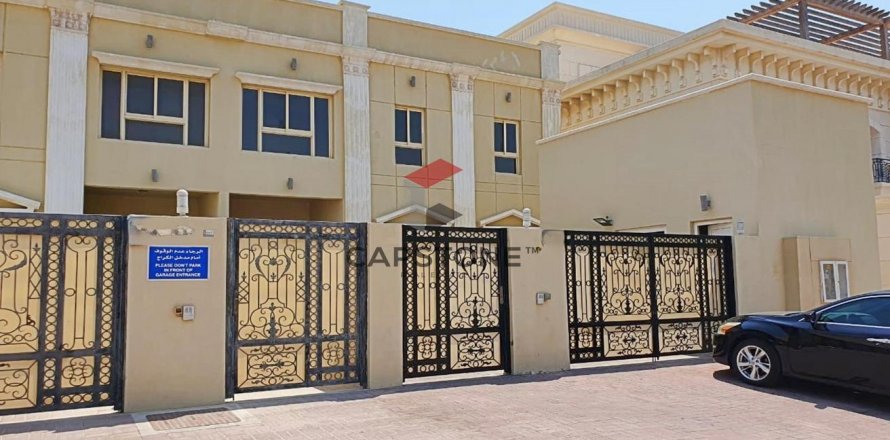 Вілла в Al Nahyan, Абу-Даби, ОАЕ 4 спальні, 310м2 № 604483