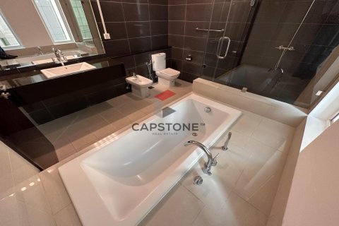 Apartment in Al Reem Island, Abu Dhabi, UAE 3 bedrooms, 251 sq.m. № 604479 - photo 15