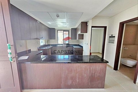 Apartment in Khalifa City, Abu Dhabi, UAE 3 bedrooms, 172 sq.m. № 604482 - photo 9