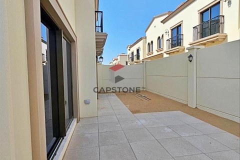 Apartment in Khalifa City, Abu Dhabi, UAE 3 bedrooms, 172 sq.m. № 604482 - photo 2