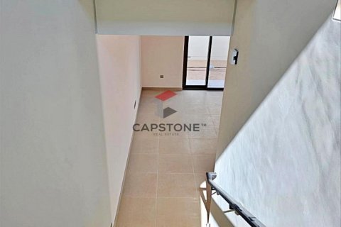 Apartment in Khalifa City, Abu Dhabi, UAE 3 bedrooms, 172 sq.m. № 604482 - photo 12