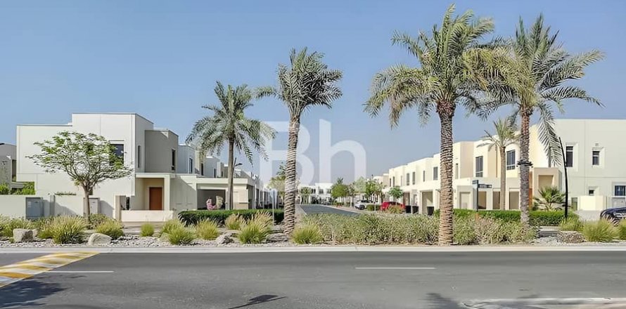 Таунхаус в Town Square, Дубай, ОАЭ 3 спальни, 188м2 № 614746