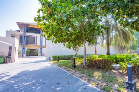 Vila u gradu Al Gurm West, Abu Dhabi, UAE 5 spavaće sobe, 1579.3 m2 Br. 528784 - Slika 11