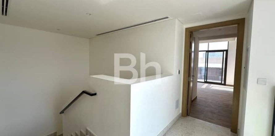 Al Furjan、Dubai、UAEにあるタウンハウス 4ベッドルーム、371 m2 No645358