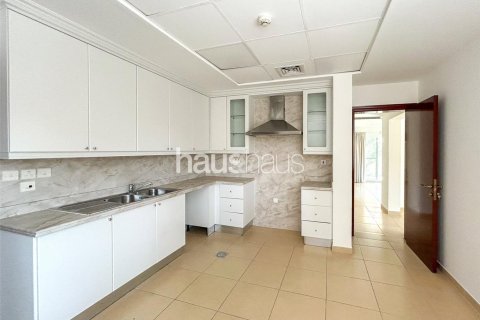 Villa in Arabian Ranches, Dubai, UAE 5 bedrooms, 709 sq.m. № 626708 - photo 3