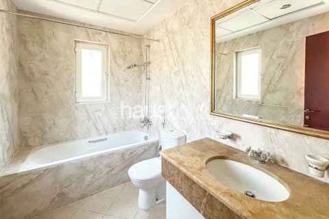 Villa in Arabian Ranches, Dubai, UAE 5 bedrooms, 709 sq.m. № 626708 - photo 9