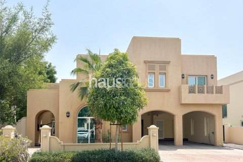 Villa in Arabian Ranches, Dubai, UAE 5 bedrooms, 709 sq.m. № 626708 - photo 1