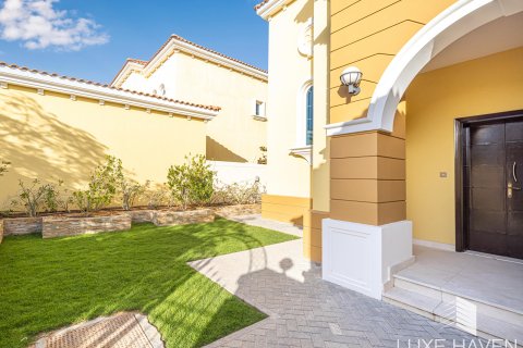 Villa para arrendamento em Jumeirah Park, Dubai, EAU 3 quartos, 327.67 m2 № 571379 - foto 2