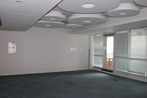 Office in Jumeirah Lake Towers, Dubai, UAE 75.4 sq.m. № 633264 - photo 1