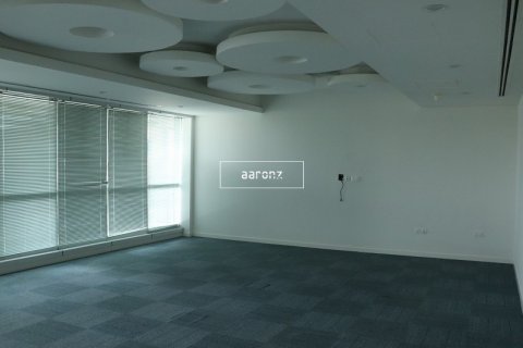 Office in Jumeirah Lake Towers, Dubai, UAE 75.4 sq.m. № 633264 - photo 3