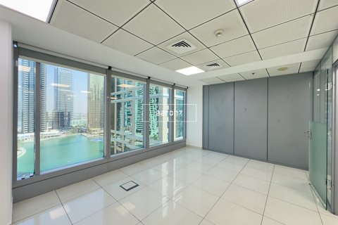 Office in Jumeirah Lake Towers, Dubai, UAE 177.5 sq.m. № 633267 - photo 4