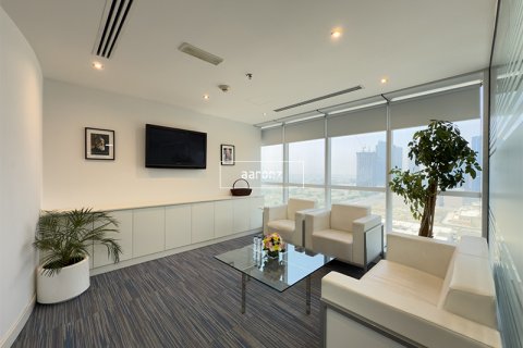 Office in Jumeirah Lake Towers, Dubai, UAE 456.2 sq.m. № 633263 - photo 12