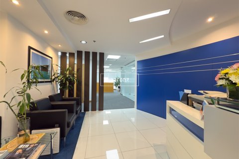 Office in Jumeirah Lake Towers, Dubai, UAE 456.2 sq.m. № 633263 - photo 3