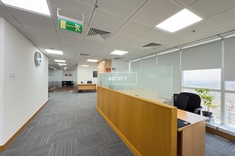 Office in Jumeirah Lake Towers, Dubai, UAE 456.2 sq.m. № 633263 - photo 16
