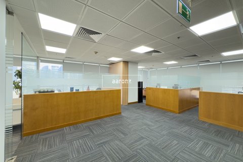 Office in Jumeirah Lake Towers, Dubai, UAE 456.2 sq.m. № 633263 - photo 15