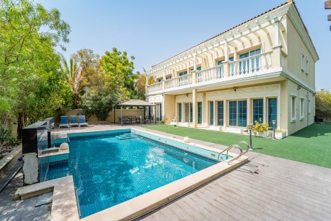 Müüa villa asukohaga Jumeirah Village Triangle, Dubai, AÜE: 5 magamistoaga, 399 m² Nr 754380 - pilt 1