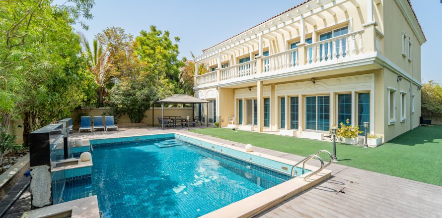 Villa asukohaga Jumeirah Village Triangle, Dubai, AÜE: 5 magamistoaga, 399 m² Nr 754380