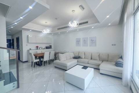 Jumeirah Village Triangle, Dubai, BAE’de satılık sıra ev 3 yatak odası, 194 m&sup2; No 754328 - fotoğraf 2