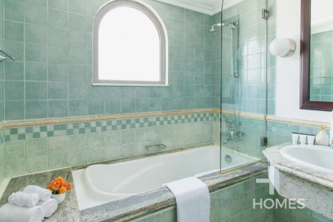 Huvila Palm Jumeirah, Dubai, Arabiemiraatit 4 makuuhuonetta, 465 m2 № 586519 - kuva 14