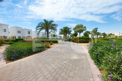 Vila u Al Ghadeer, Abu Dhabi, UAE 4 spavaćih soba, 206 m2 Br. 731030 - fotografija 2