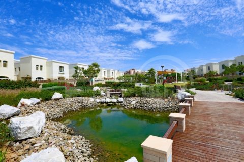 Vila u Al Ghadeer, Abu Dhabi, UAE 4 spavaćih soba, 206 m2 Br. 731030 - fotografija 3