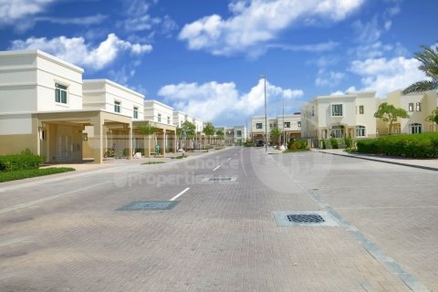 Vila u Al Ghadeer, Abu Dhabi, UAE 4 spavaćih soba, 206 m2 Br. 731030 - fotografija 5