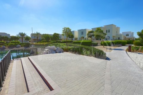 Vila u Al Ghadeer, Abu Dhabi, UAE 4 spavaćih soba, 206 m2 Br. 731030 - fotografija 1