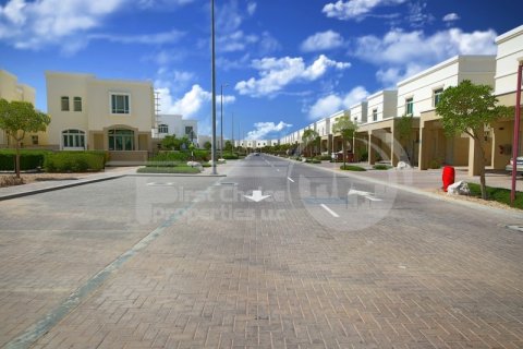 Vila u Al Ghadeer, Abu Dhabi, UAE 4 spavaćih soba, 206 m2 Br. 731030 - fotografija 6