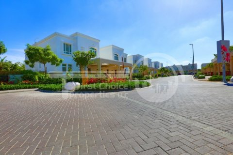 Vila v Al Ghadeer, Abu Dhabi, SAE 4 spálne, 206 m2 č. 731030 - Fotografia 9