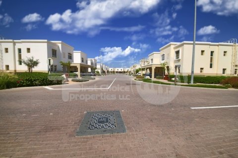 Vila u Al Ghadeer, Abu Dhabi, UAE 4 spavaćih soba, 206 m2 Br. 731030 - fotografija 4