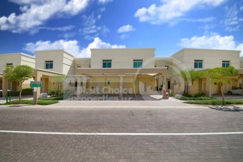 Villa asukohaga Al Ghadeer, Abu Dhabi, AÜE: 4 magamistoaga, 206 m² Nr 731030