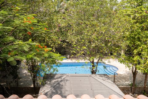 Vila u Jumeirah Park, Dubai, UAE 4 spavaćih soba, 471 m2 Br. 749828 - fotografija 27