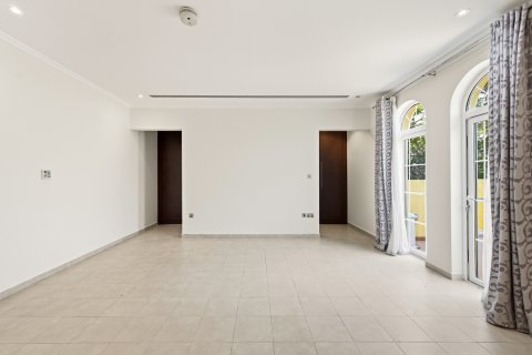 Vila u Jumeirah Park, Dubai, UAE 4 spavaćih soba, 471 m2 Br. 749828 - fotografija 7