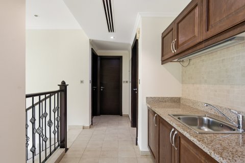 Vila u Jumeirah Park, Dubai, UAE 4 spavaćih soba, 471 m2 Br. 749828 - fotografija 21