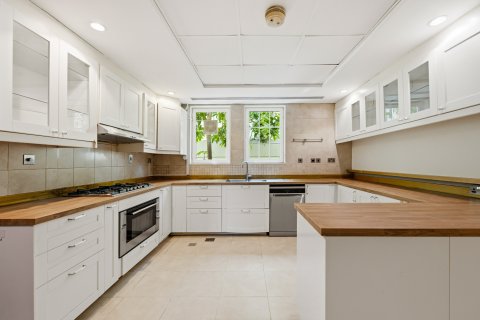 Vila u Jumeirah Park, Dubai, UAE 4 spavaćih soba, 471 m2 Br. 749828 - fotografija 16