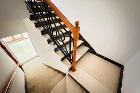 Villa à louer à Jumeirah, Dubai, EAU 4 chambres, 325.2 m2 № 659548 - photo 10