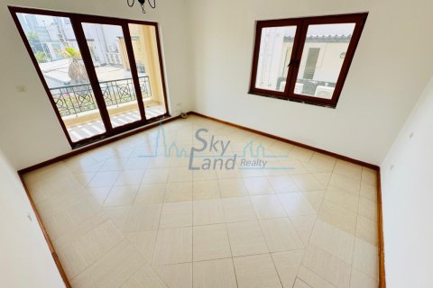 Villa à louer à Jumeirah, Dubai, EAU 4 chambres, 325.2 m2 № 659548 - photo 21