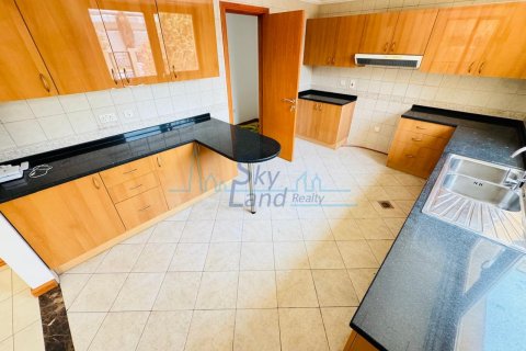 Villa à louer à Jumeirah, Dubai, EAU 4 chambres, 325.2 m2 № 659548 - photo 7