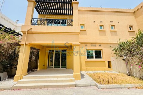 Villa à louer à Jumeirah, Dubai, EAU 4 chambres, 325.2 m2 № 659548 - photo 2