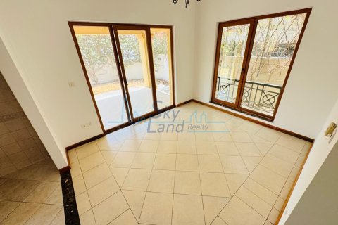 Villa à louer à Jumeirah, Dubai, EAU 4 chambres, 325.2 m2 № 659548 - photo 14