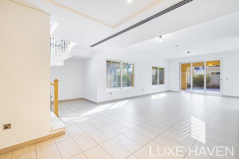 Villa in Jumeirah Park, Dubai, UAE 4 bedrooms, 385.92 sq.m. № 571388 - photo 3